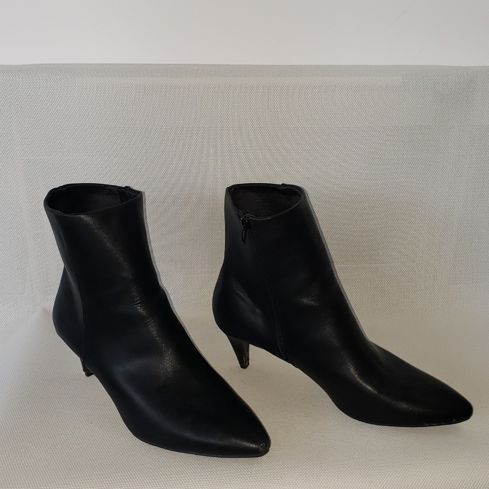 Boots - Picture 15 of 16